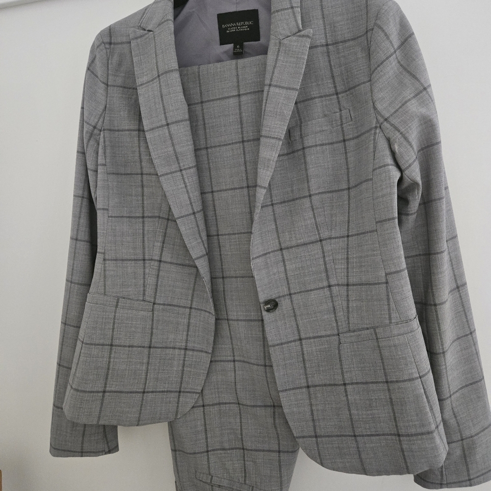 Banana Republic Gray Plaid women's pantsuit